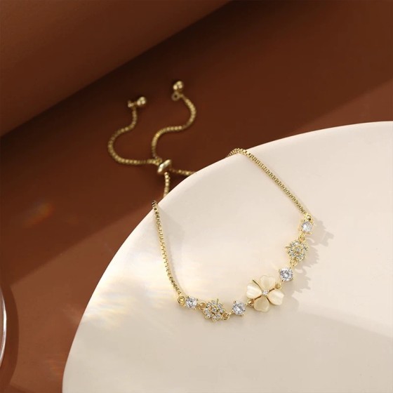Light Luxury Lucky Four-Leaf Clover Bracelet
